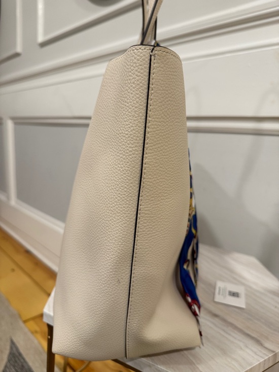 Coach Large Town Tote Chalk Pebbled Leather Off White Tote - Picture 8 of 17